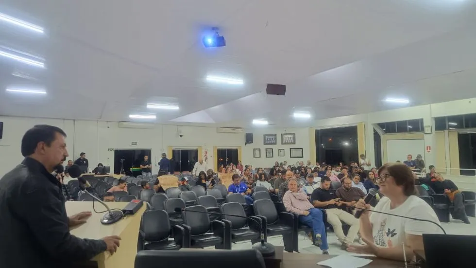 Moradores protestam contra falta de água em Pinhão e cobram soluções da Sanepar