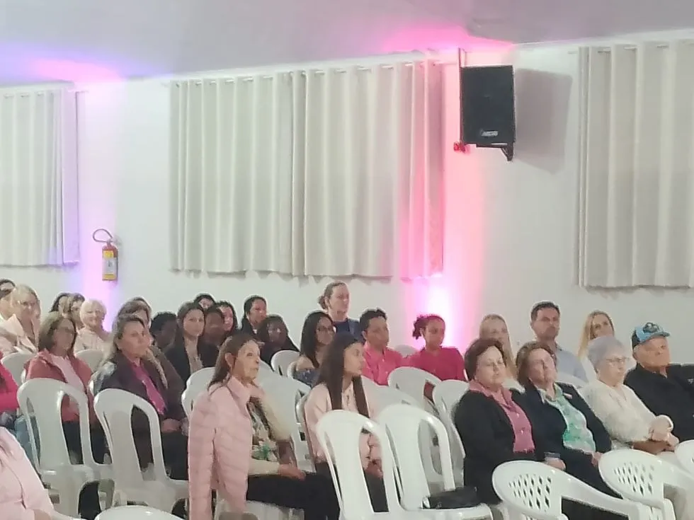Outubro Rosa reúne mais de cem mulheres em Pinhão e reforça a importância do autocuidado