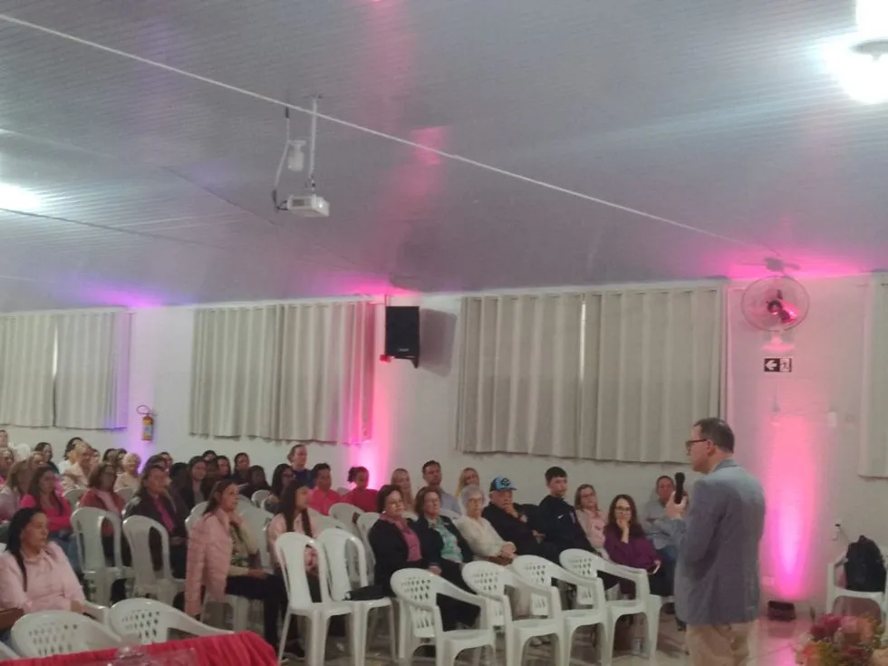 Outubro Rosa reúne mais de cem mulheres em Pinhão e reforça a importância do autocuidado