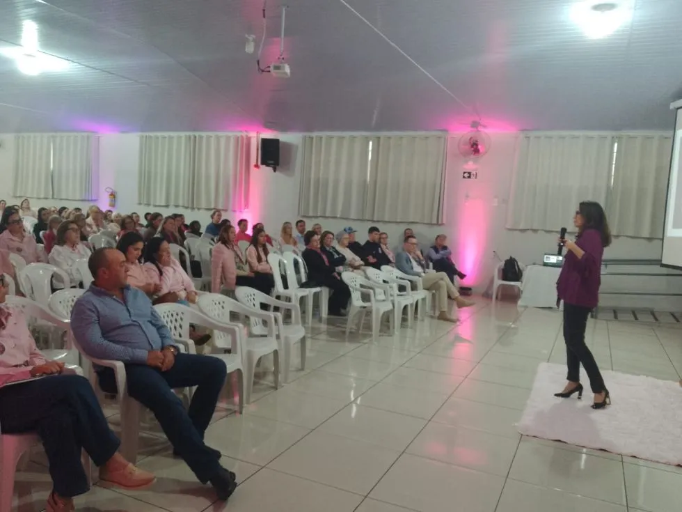 Outubro Rosa reúne mais de cem mulheres em Pinhão e reforça a importância do autocuidado