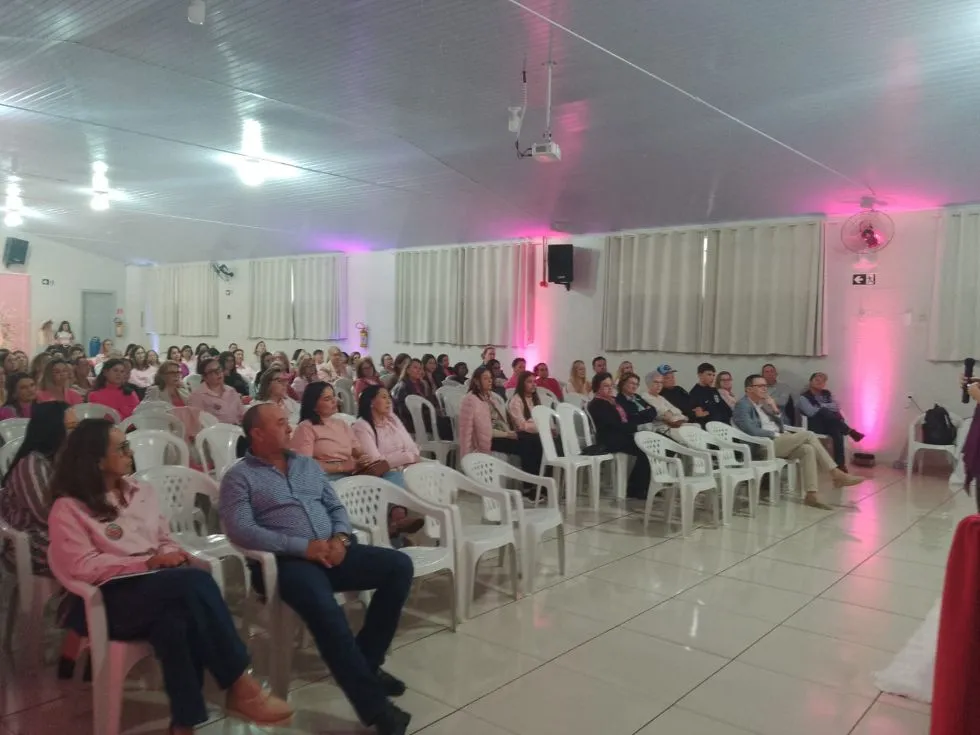 Outubro Rosa reúne mais de cem mulheres em Pinhão e reforça a importância do autocuidado