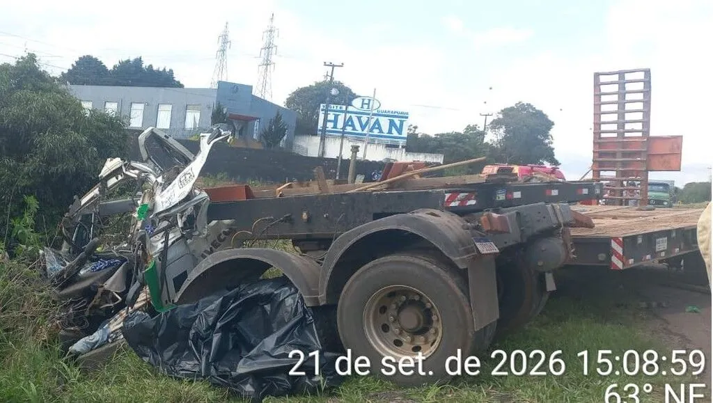 Motorista morre em acidente envolvendo três caminhões na PR-170, em Guarapuava